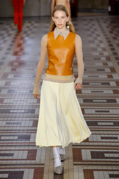 Look 1